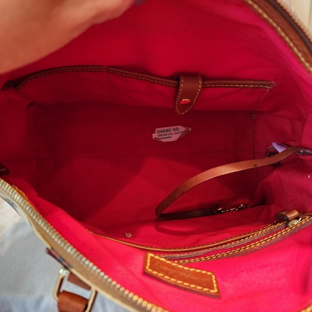 2011 Dooney & Bourke satchel, Inaugural Voyages design for the Disney Dream - Picture 7 of 9